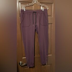 Zyia everywhere Zipper Jogger, plum color, size large